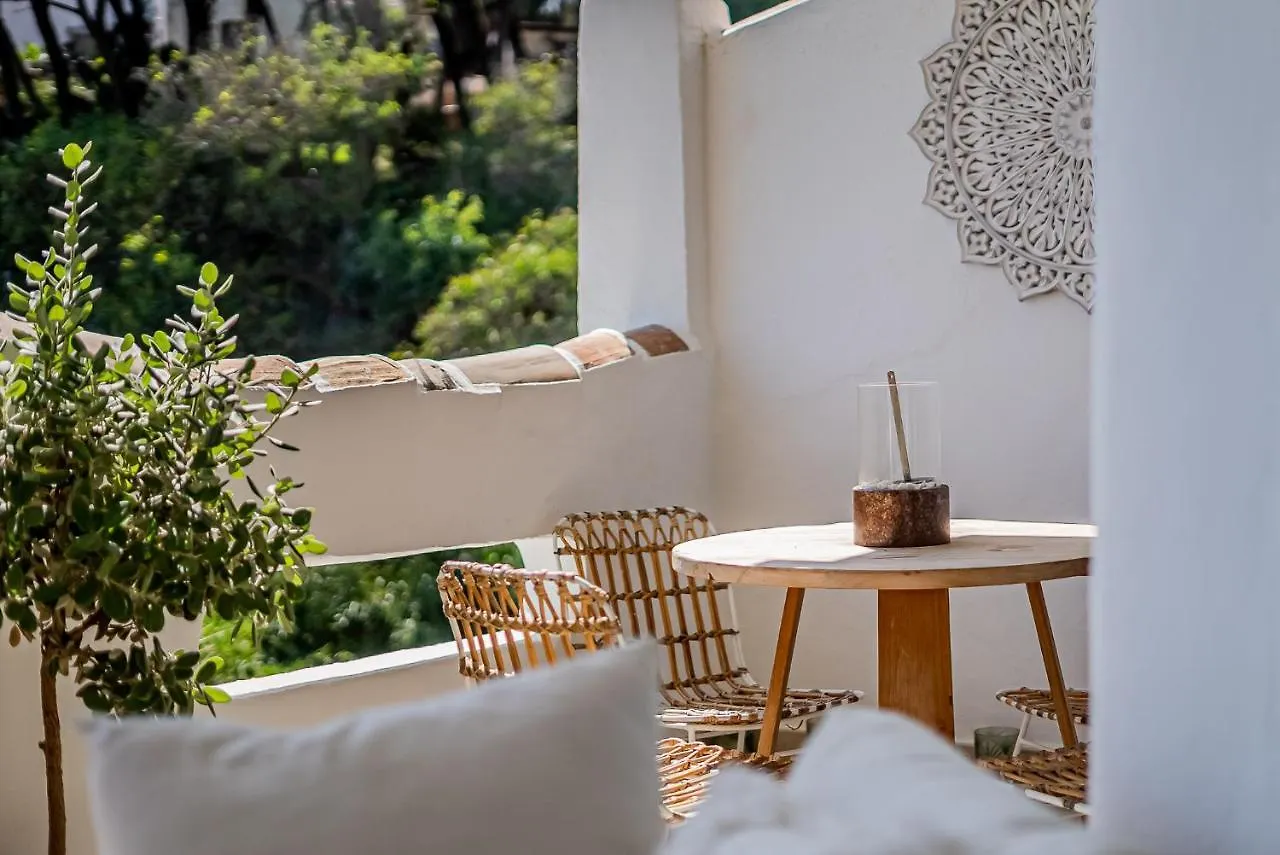 Luxury 2 Bedroom Beachfront Apt In Bali-Boho Style Sitio de Calahonda Spain